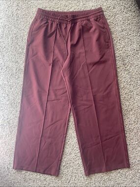 Women’s Relaxed Drawstring Pants in Burgundy